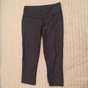 Nike Crop Leggings (Size Small)